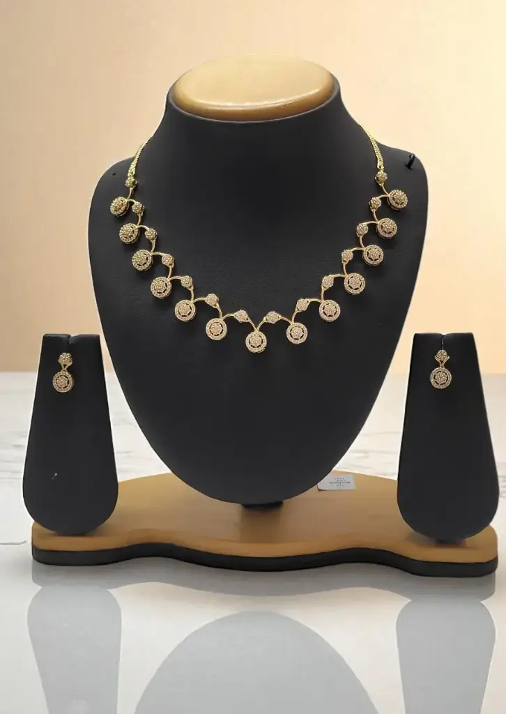 Gold Polish Necklace (White)