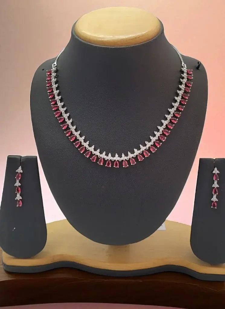 Sleek Necklace (Ruby)