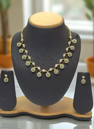 Gold Polish Necklace (Green)